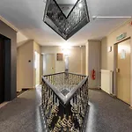 Loyal Hotel