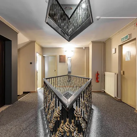 Loyal Otel