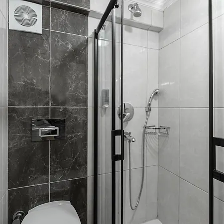 Szálloda Loyal 3*