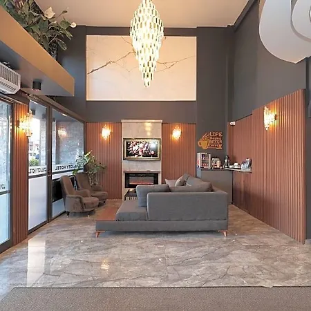 Otel Loyal 3*
